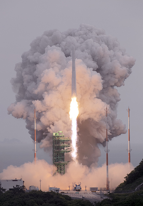 누리호의 성공적 발사로 우리나라는 우주수송능력을 확보할 수 있게 됐다. [사진 한국항공우주연구원 제공]